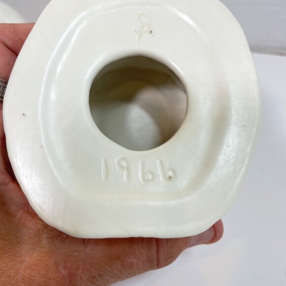 Vintage 1966 White Porcelain Nativity Figurines Featuring Mary & Baby Jesus - Picture 6 of 11